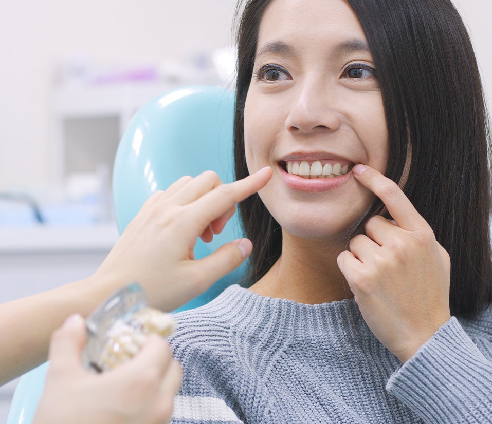 Invisalign Clear Braces Treatment for Crowded Teeth - Define Clinic London  & Beaconsfield